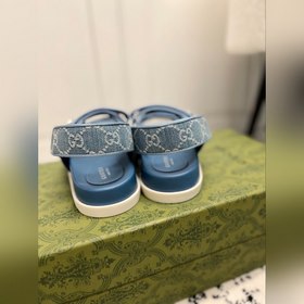 GUCCI · Гуччи Новые сандалии на плоской подошве с липучкой из кол