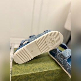 GUCCI · Гуччи Новые сандалии на плоской подошве с липучкой из кол