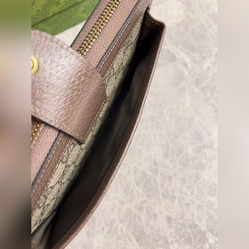 Серия GG Ophidia сочетает в себе традиционный дух Gucci и совреме
