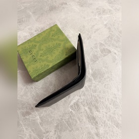 Качество фирменного магазина, товары высшего качества, фотографии