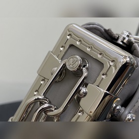 Высококачественная оригинальная сумка M25445 из серии SLIM TRUNK 
