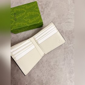 Новинка от Gucci! Короткий кожаный кошелек с камуфляжным рисунком