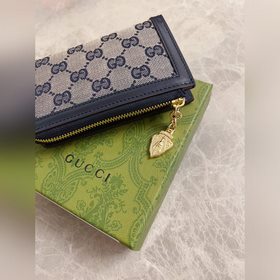 Серия Gucci Luce отличается ярким игривым дизайном. «Luce» в пере