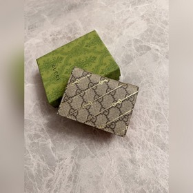 Качество фирменного магазина, товары высшего качества, фотографии