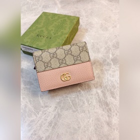 Новинка от Gucci! Изготовлена из импортной кожи ниток, новая сери