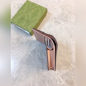 Новинка от Gucci! Изготовлена из импортной кожи ниток, новая сери