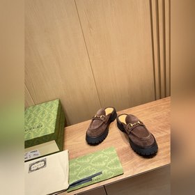 Полуботинки Ретро и сдержанный академический стиль и лаконичный д
