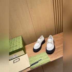 Домашний ретро-стиль и сдержанность Изысканная вышивка виде пчел 