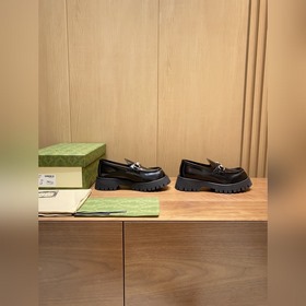 Домашний ретро-стиль и сдержанность Академический стиль и лаконич