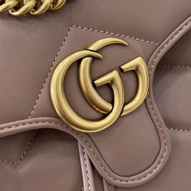 Новинка Мини-рюкзак из серии GG Marmont Рюкзак из серии GG Marmon