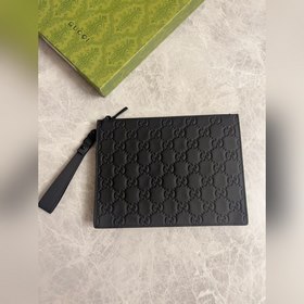 Новая серия блестящих мужских сумок Gucci из черного каучука. Арт