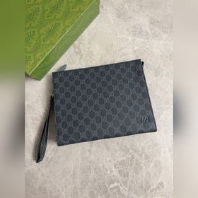 Представляем новую коллекцию Gucci. Сумка с контрастным двухцветн