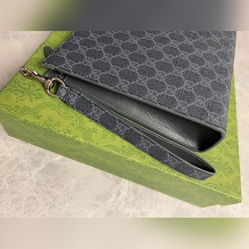 Представляем новую коллекцию Gucci. Сумка с контрастным двухцветн