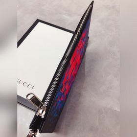 Официальный сайт Gucci обновлен! Впечатляющий 3D-дизайн с модулям