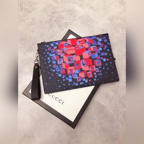 Официальный сайт Gucci обновлен! Впечатляющий 3D-дизайн с модулям