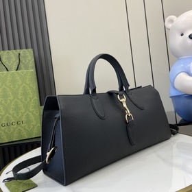 Новинка Средняя сумка-тоут из серии Gucci Jackie. Серия Jackie по