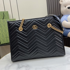 Новинка Большая сумка GG Marmont. Серия GG Marmont продолжает бли