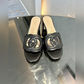 Новая модель Gucci на лето 2025 года. Высокие сандалии с двойным