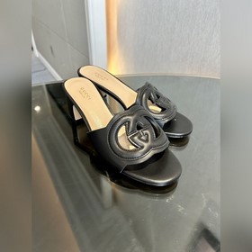 Новая модель Gucci на лето 2025 года. Высокие сандалии с двойным 