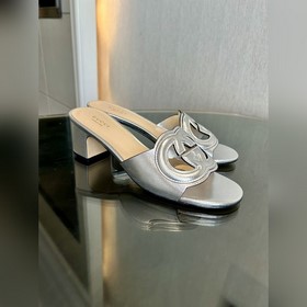 Новая модель Gucci на лето 2025 года. Высокие сандалии с двойным 