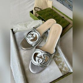 Новая модель Gucci на лето 2025 года. Высокие сандалии с двойным 
