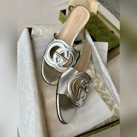 Новая модель Gucci на лето 2025 года. Высокие сандалии с двойным 