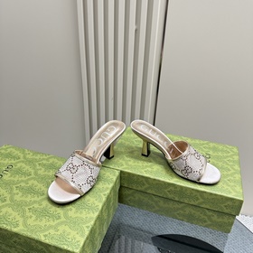 【Gucci】 Новые сандалии стразамиз коллекции весна-лето 2024! Након