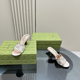 【Gucci】 Новые сандалии стразамиз коллекции весна-лето 2024! Након