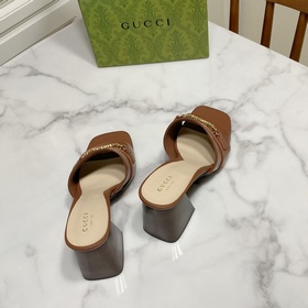 【Gucci】 Новая модель весна-лето 2024 с толстым каблуком и цепочко