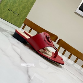 【Gucci】 Новая коллекция сандалий с двумя перемычками между пальца