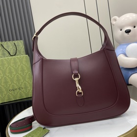 Новинка Средняя сумка через плечо из серии Gucci Jackie. В весенн