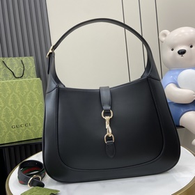 Новинка Средняя сумка через плечо из серии Gucci Jackie. В коллек