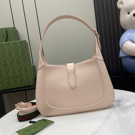 Новинка Маленькая сумка через плечо из серии Gucci Jackie. Эта но