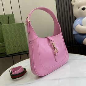 Новинка Маленькая сумка через плечо из серии Gucci Jackie. Эта но