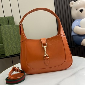 Новинка Маленькая сумка через плечо из серии Gucci Jackie. Эта но