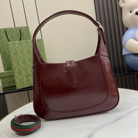 Новинка Маленькая сумка через плечо из серии Gucci Jackie. Эта но