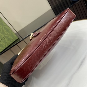 Новинка Маленькая сумка через плечо из серии Gucci Jackie. Эта но