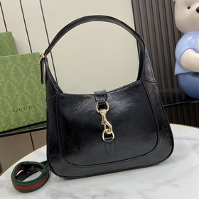 Новинка Маленькая сумка через плечо из серии Gucci Jackie. Эта но