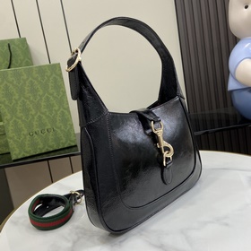 Новинка Маленькая сумка через плечо из серии Gucci Jackie. Эта но