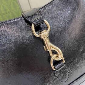 Новинка Маленькая сумка через плечо из серии Gucci Jackie. Эта но
