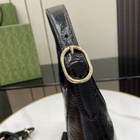 Новинка Маленькая сумка через плечо из серии Gucci Jackie. Эта но