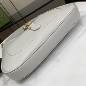 Новинка Небольшая сумка через плечо из серии Gucci Jackie. Эта но