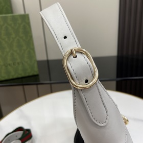 Новинка Небольшая сумка через плечо из серии Gucci Jackie. Эта но
