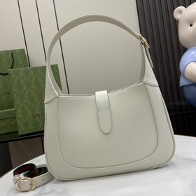 Новинка Небольшая сумка через плечо из серии Gucci Jackie. Эта но