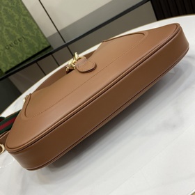 Новинка Небольшая сумка через плечо из серии Gucci Jackie. Эта но