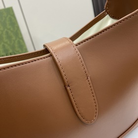 Новинка Небольшая сумка через плечо из серии Gucci Jackie. Эта но