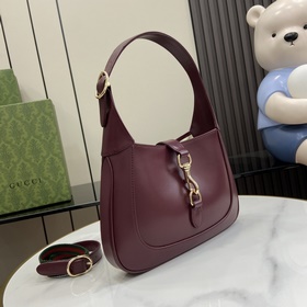 Новинка Небольшая сумка через плечо из серии Gucci Jackie. Эта но