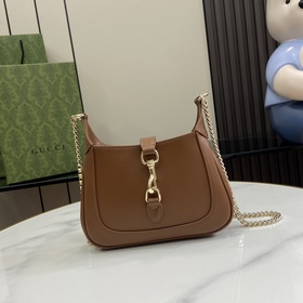 Новинка Мини-сумка через плечо Gucci Jackie Notte. Эта новая сумк