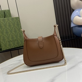 Новинка Мини-сумка через плечо Gucci Jackie Notte. Эта новая сумк