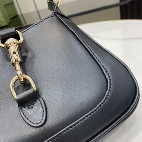 Новинка Мини-сумка через плечо Gucci Jackie Notte. Эта новая сумк